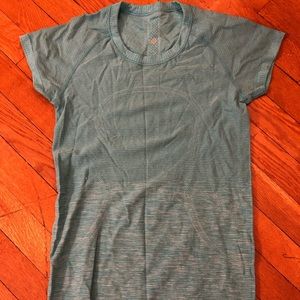 Lululemon top